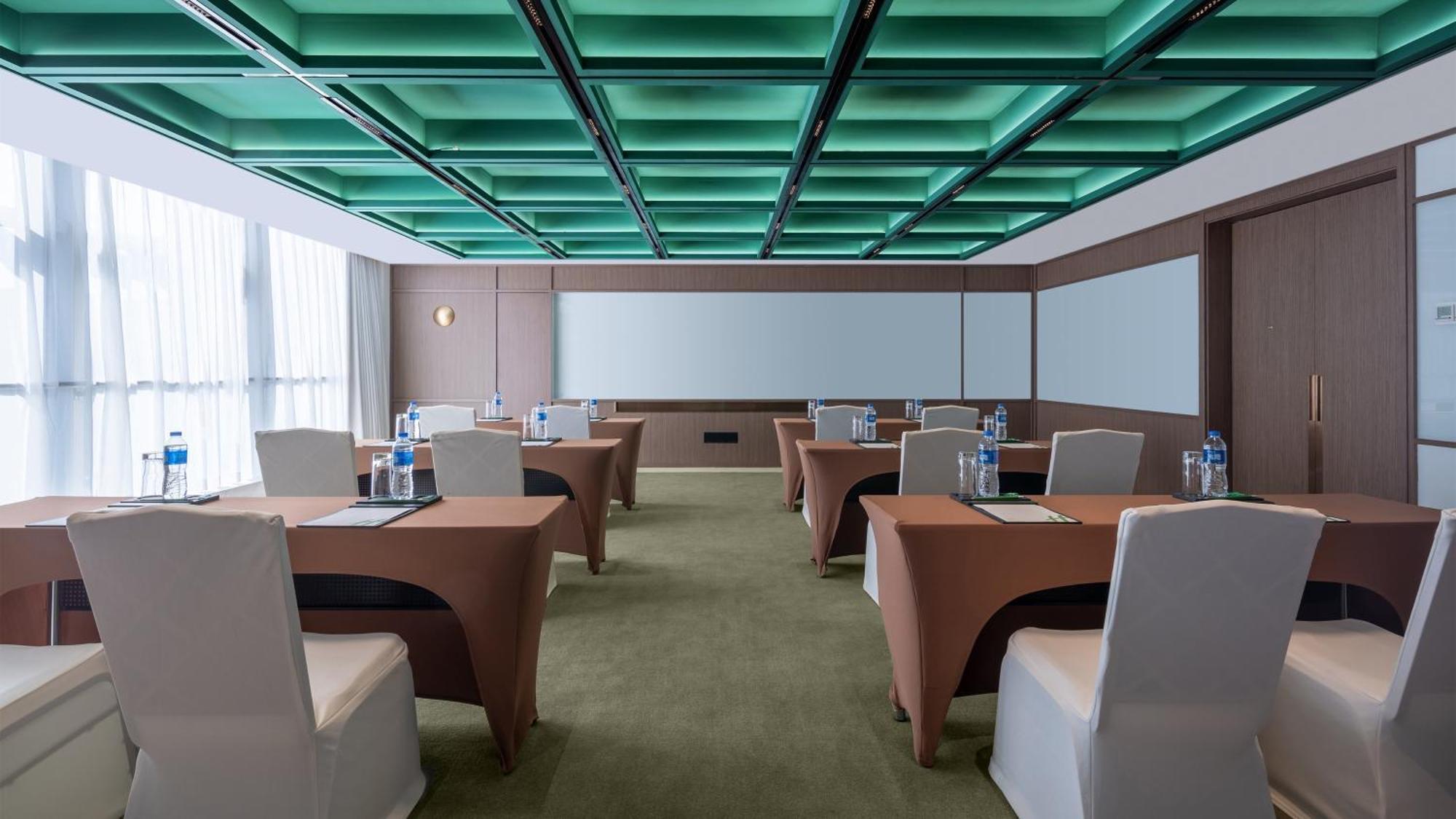 Holiday Inn Beijing Focus Square By Ihg Exterior photo