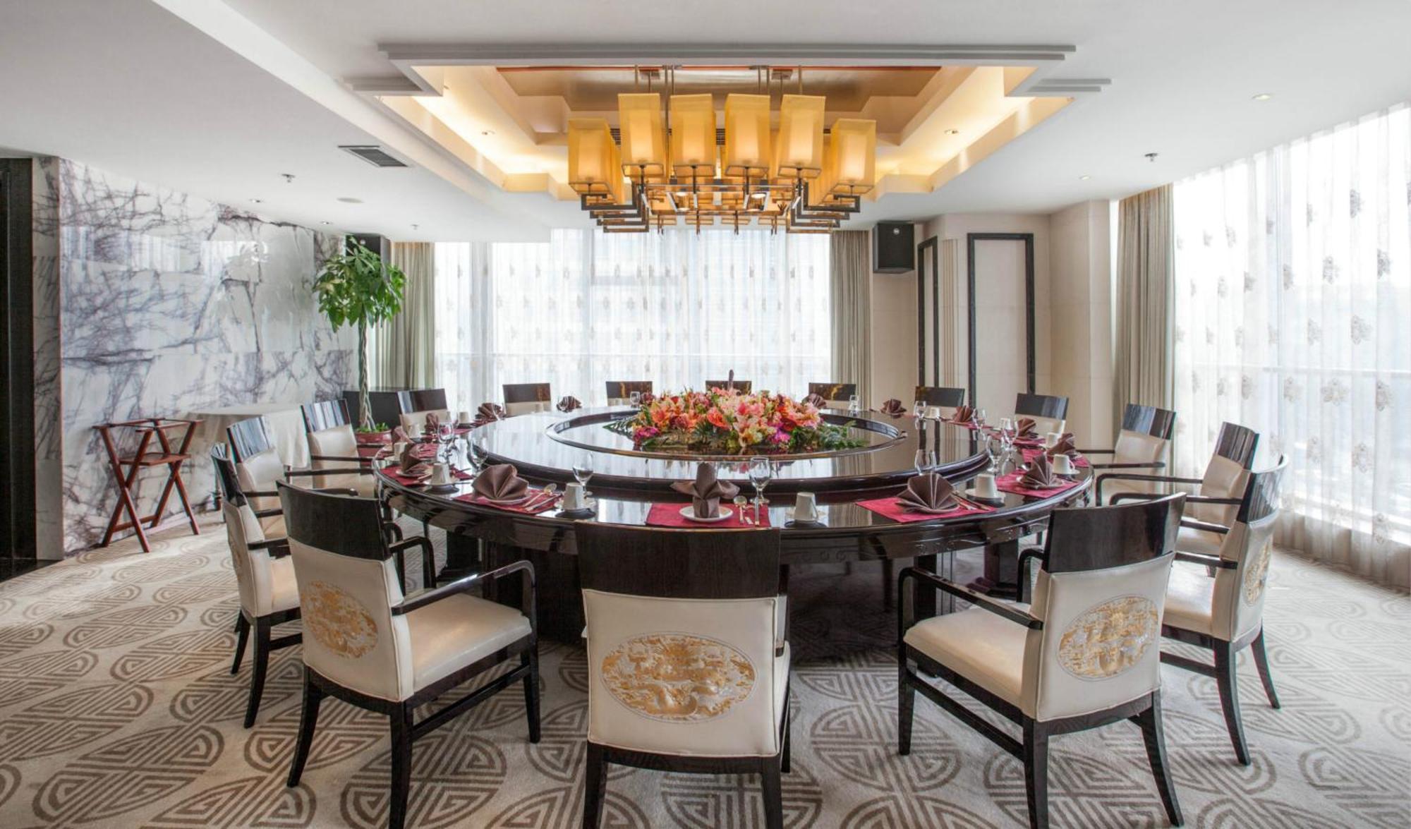 Holiday Inn Beijing Focus Square By Ihg Exterior photo