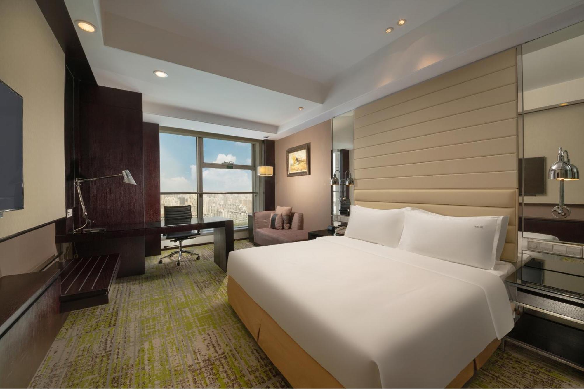Holiday Inn Beijing Focus Square By Ihg Exterior photo